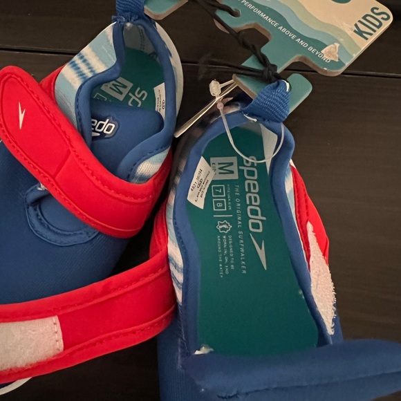 Speedo water shoes for toodler size 7-8 medium - Picture 1 of 2